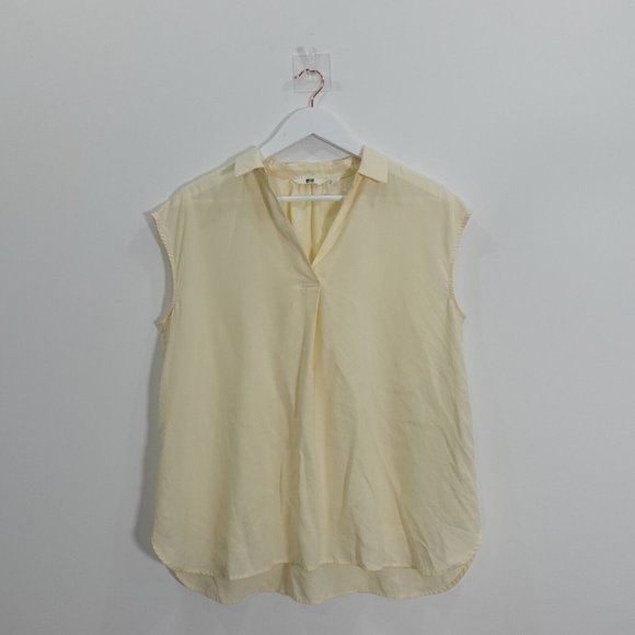 Uniqlo Top Womens Size Medium V‎ Neck Tank Casual Flowy Pleated Yellow Light - Picture 1 of 11